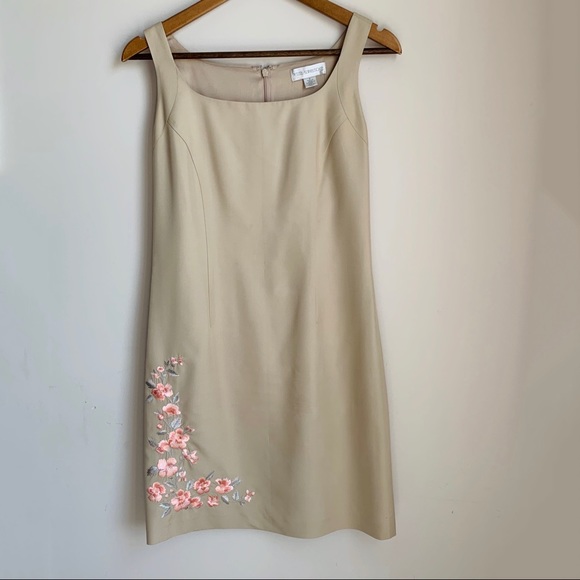 🆕 Silk Champagne Shift Floral Embroidered Dress - Picture 1 of 9